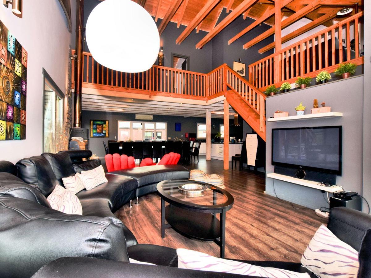 Beautiful Villa With Heated Outdoor Pool Manhay Екстериор снимка