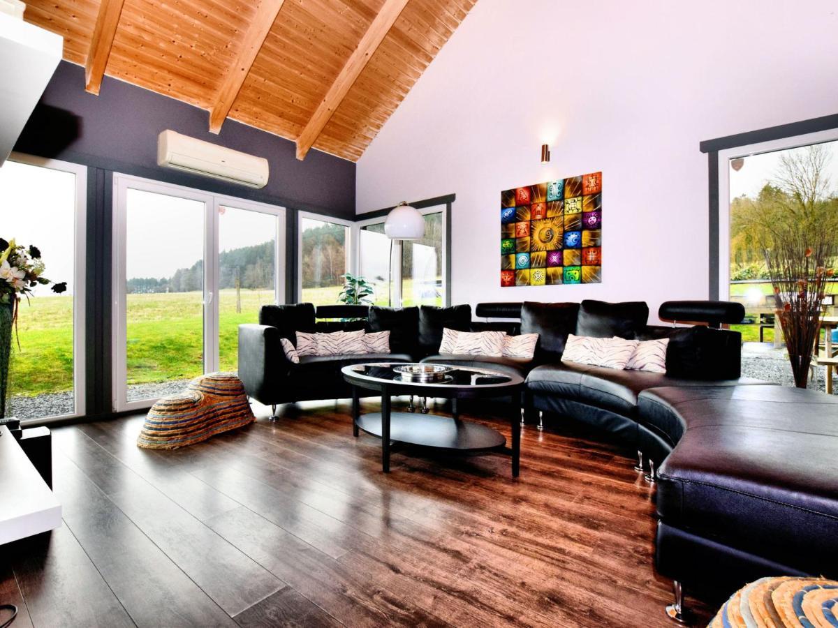 Beautiful Villa With Heated Outdoor Pool Manhay Екстериор снимка