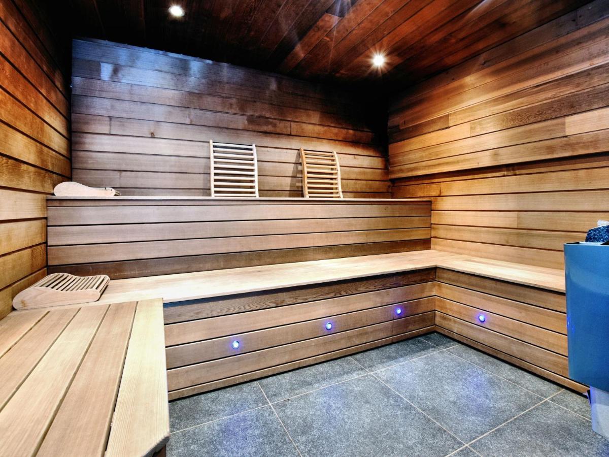 Beautiful Villa With Heated Outdoor Pool Manhay Екстериор снимка